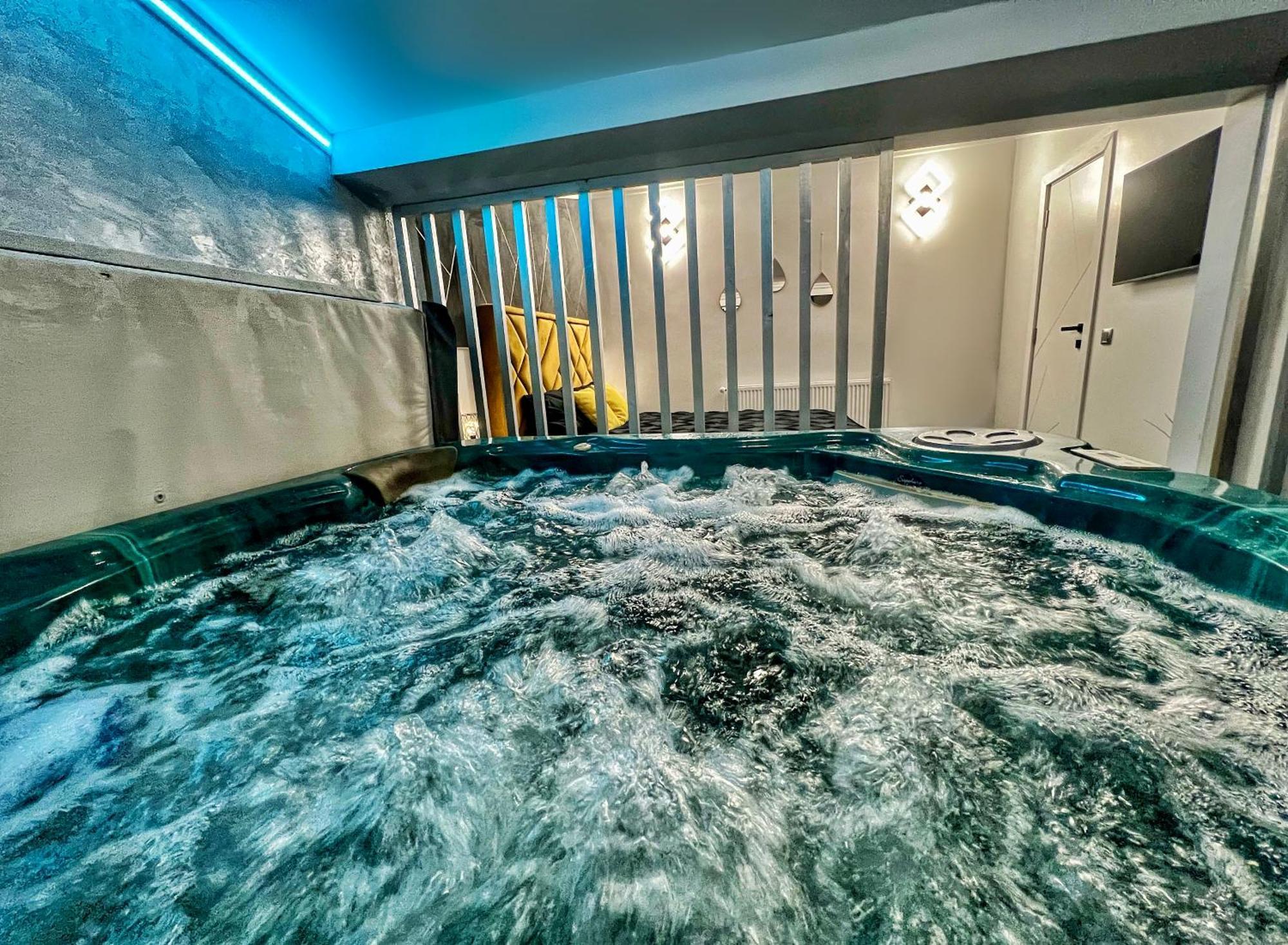 Luxor - Jacuzzi&Cozy Apartments Sibiu Eksteriør billede